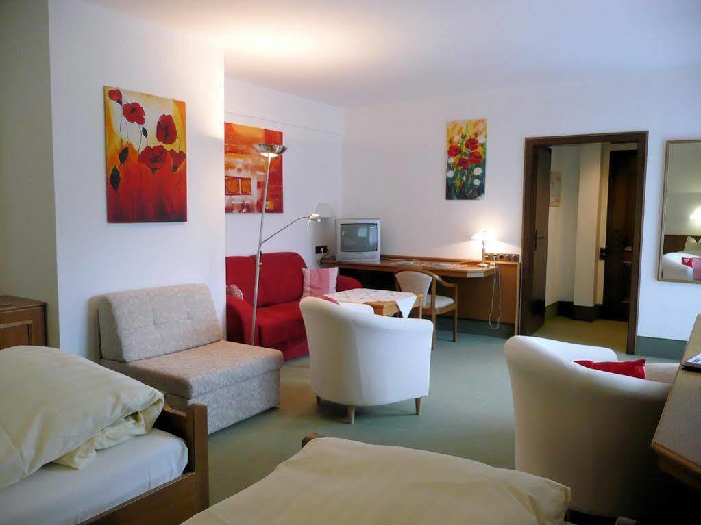 Landhotel Untere Kapfenhardter Muehle Unterreichenbach Exteriér fotografie